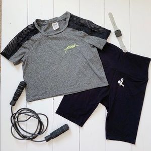 PINK Victoria’s Secret Crop Top